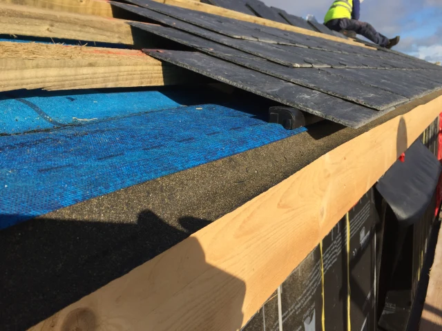 Solitex Plus bonded to metal eaves tray with Pro Clima Duplex double sided tape