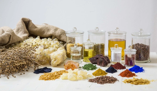 Natural minerals and pigments in Auro paint