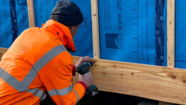 Pro Clima Tescon Naideck is applied underneath the external battens.