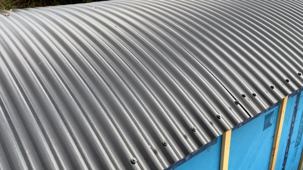 The corrugated shepherd’s hut roof, on top of a Pro Clima Solitex Plus airtight membrane.