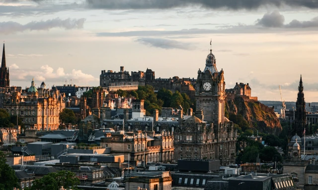Photo of Edinburgh by Joss Broward on Unsplash