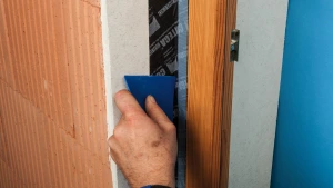 Pressing the tape firmly using a Pressfix Tool