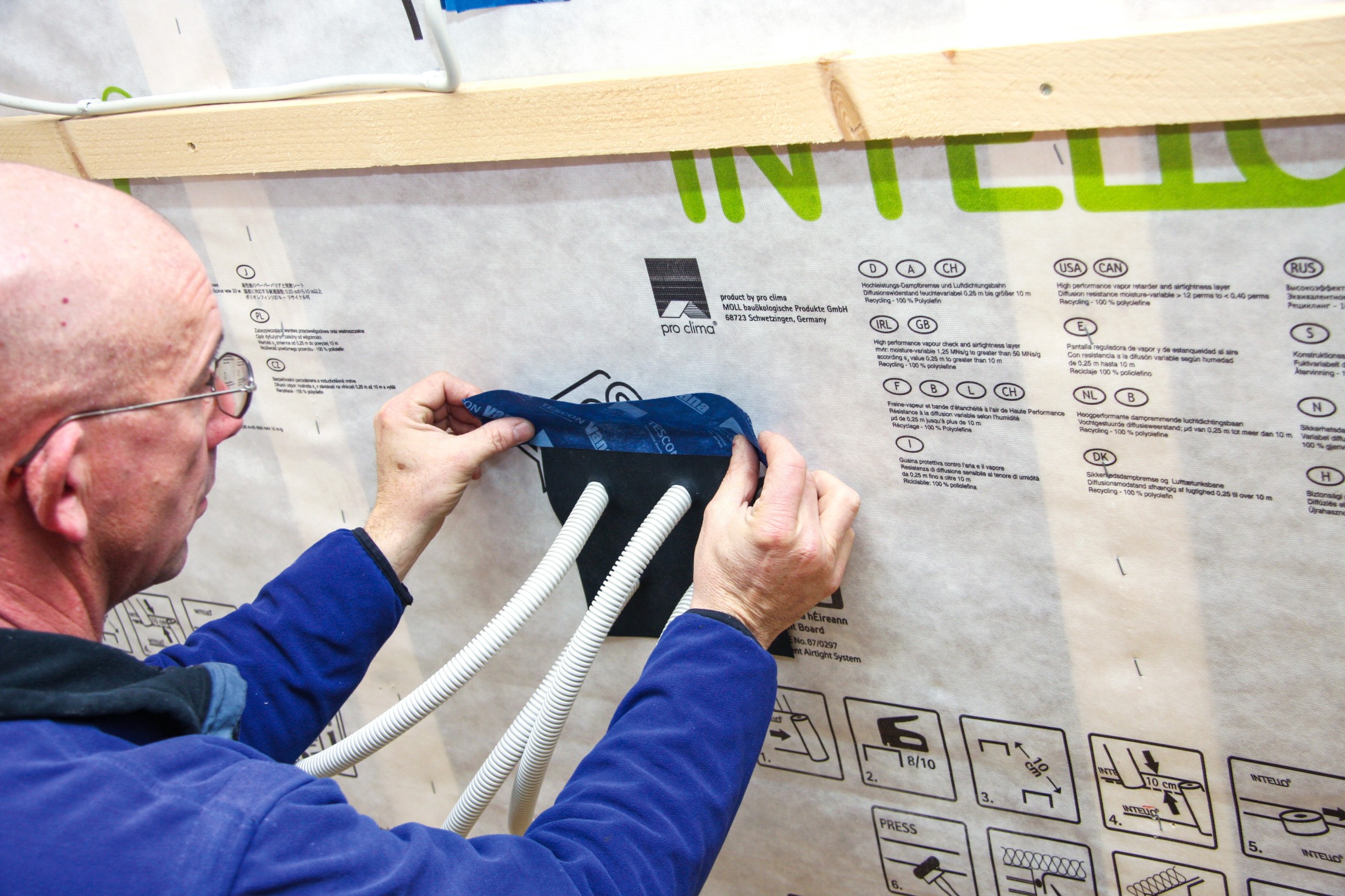 Roflex 20 Multi seals up to nine 15-30mm pipes with one grommet