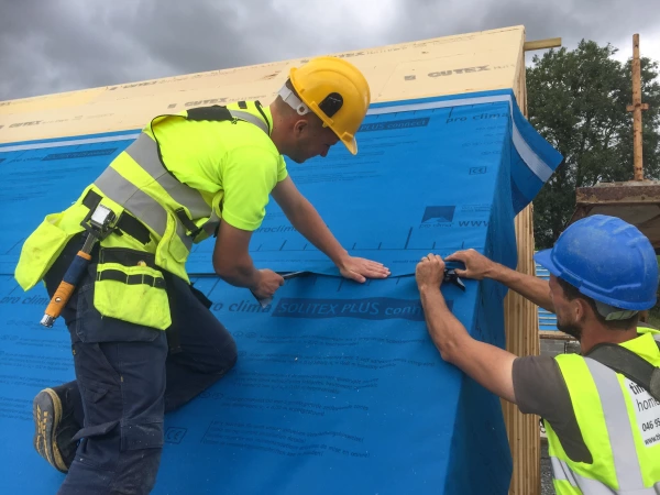 When using Multitherm on a roof, it must be covered with a breathable membrane