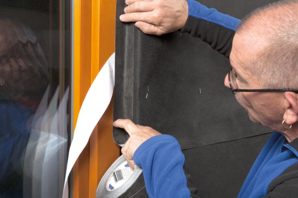 Tescon Invis sealing edges or junctions with smooth timber window or door frames