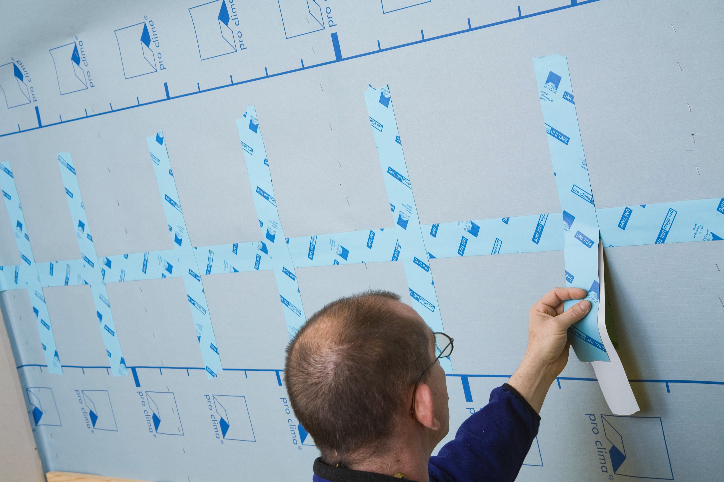 Uni Tape is easy to tear