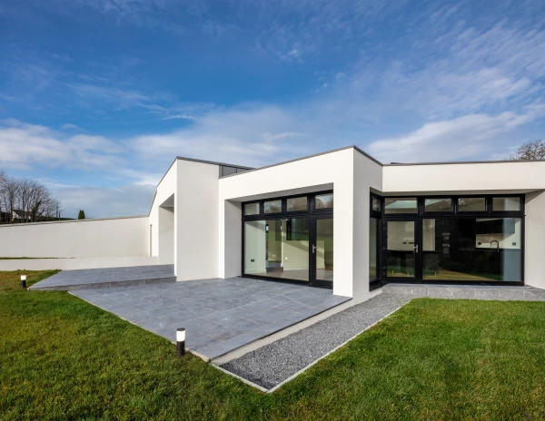 Block style windows in Passive House 