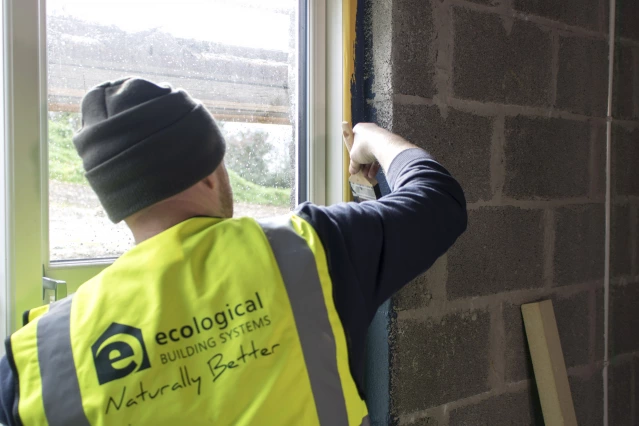 Airtightness at Window Junctions: Sealing with Tape or Liquid Membrane?